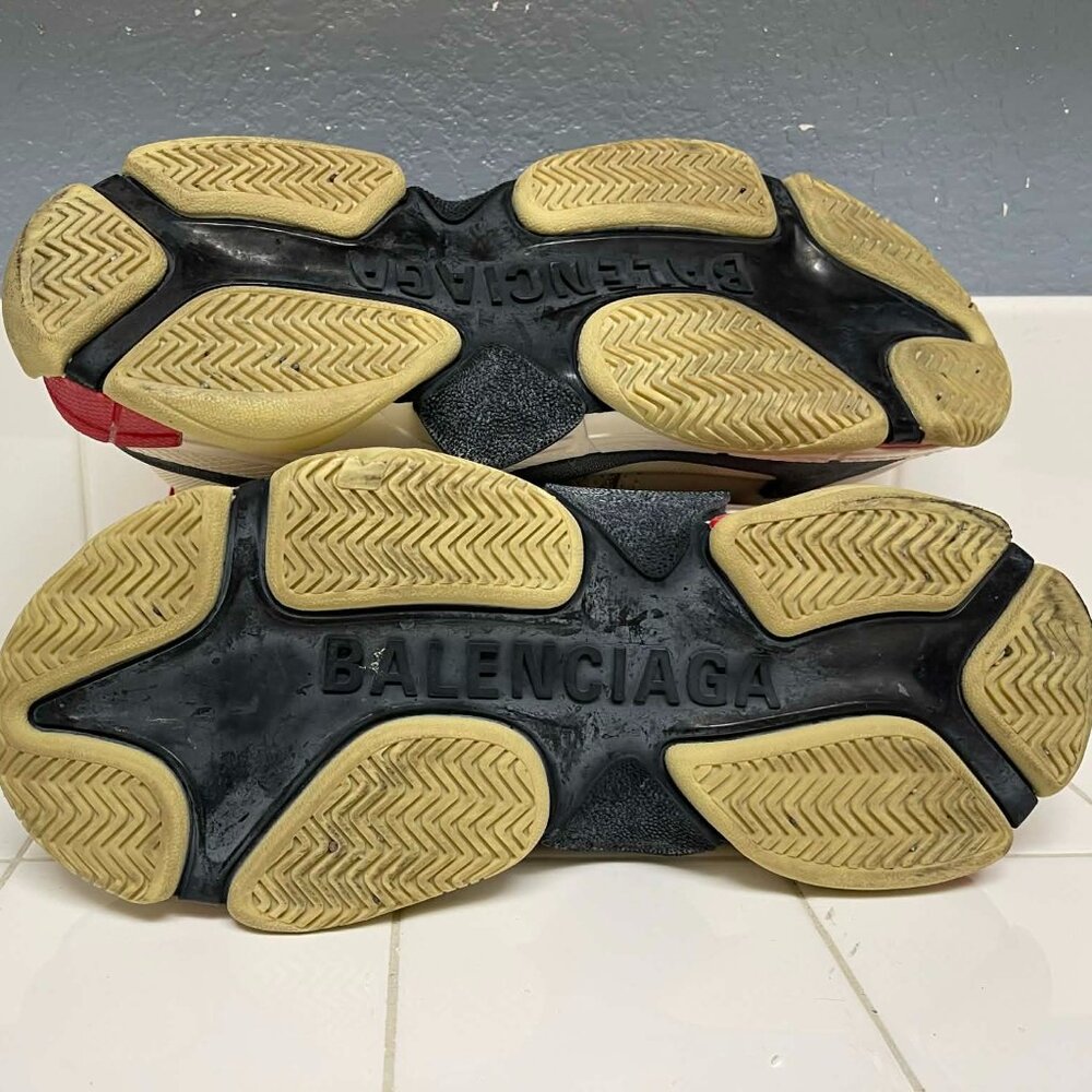 Balenciaga triple S sneakers - Picture 14 of 16